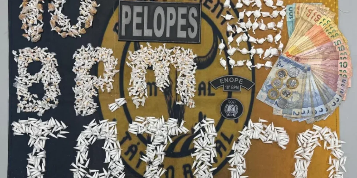 Guarnições do 10º BPM localizaram ponto que armazenava 1.449 porções de substâncias entorpecentes em Palmeira dos Índios - Fotos: Ascom PM